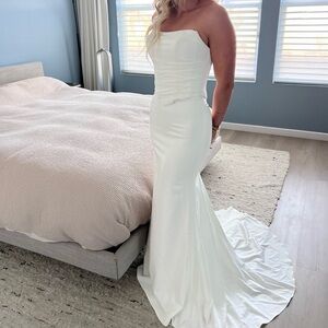 Elegant White Wedding Dress